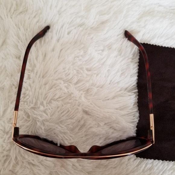 Tom Ford Toirtoise Sunglasses - Picture 4 of 7